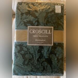 Vintage Croscill Kensington Fabric Jacquard Tablecloth 70in Round